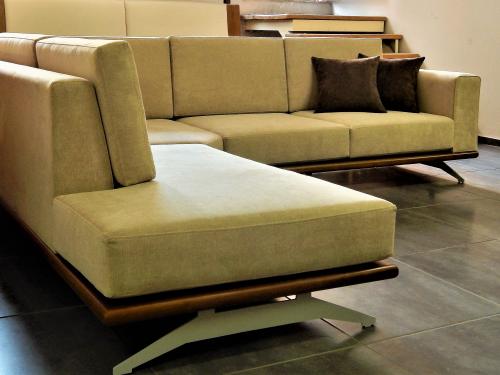Κατασκευές Σαλονιών - Κατασκευή μοντέρνου καναπέ γωνία
